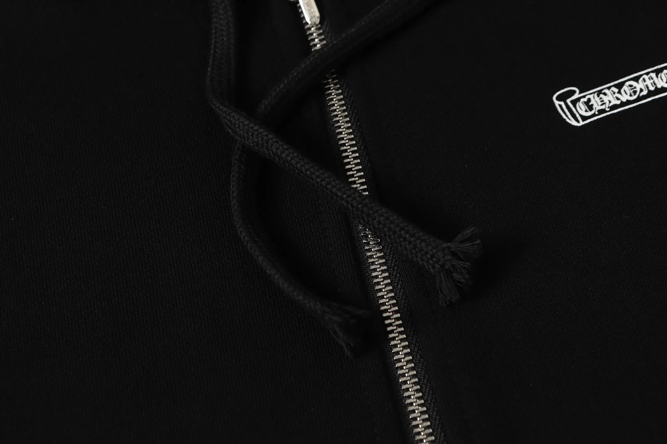 P260 -Chrome Hearts/Chrome Hearts Colorful Sanskrit Printed Zip Sweater Cardigan Jacket -High weight, high density and high quality. The wool is soft and skin-friendly. It feels soft and silky. It has excellent warmth and skin-friendly properties.